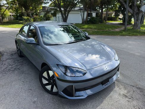 Used 2024 Hyundai Ioniq 6 SE RWD image 16