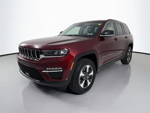 Used 2023 Jeep Grand Cherokee 4WD 4xe image 3