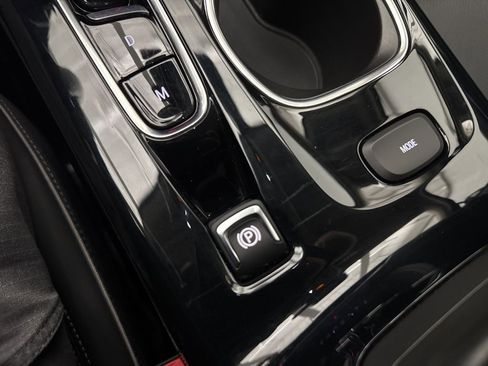 Used 2023 Buick Envision Essence image 35