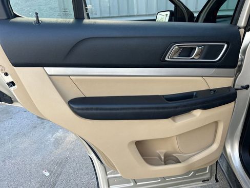 Used 2017 Ford Explorer XLT w/ Equipment Group 202A image 31