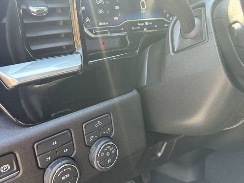 Used 2025 Chevrolet Silverado 2500 LT w/ Convenience Package AWD/4WD image 8