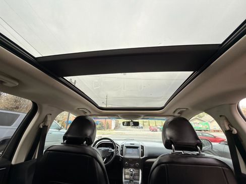 Used 2018 Ford Edge SEL w/ Equipment Group 201A image 21