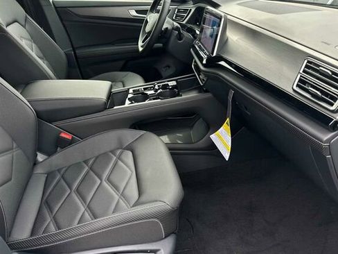 New 2024 Volkswagen Atlas Cross Sport SE FWD image 16