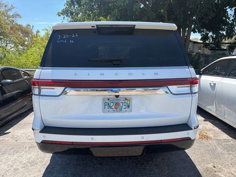 Used 2023 Lincoln Navigator Reserve image 13