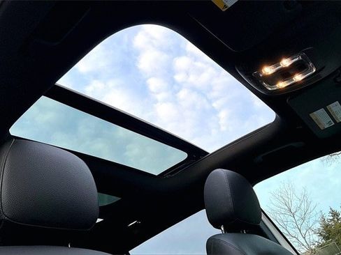 Certified 2023 Mercedes-Benz GLB 250 4MATIC image 30