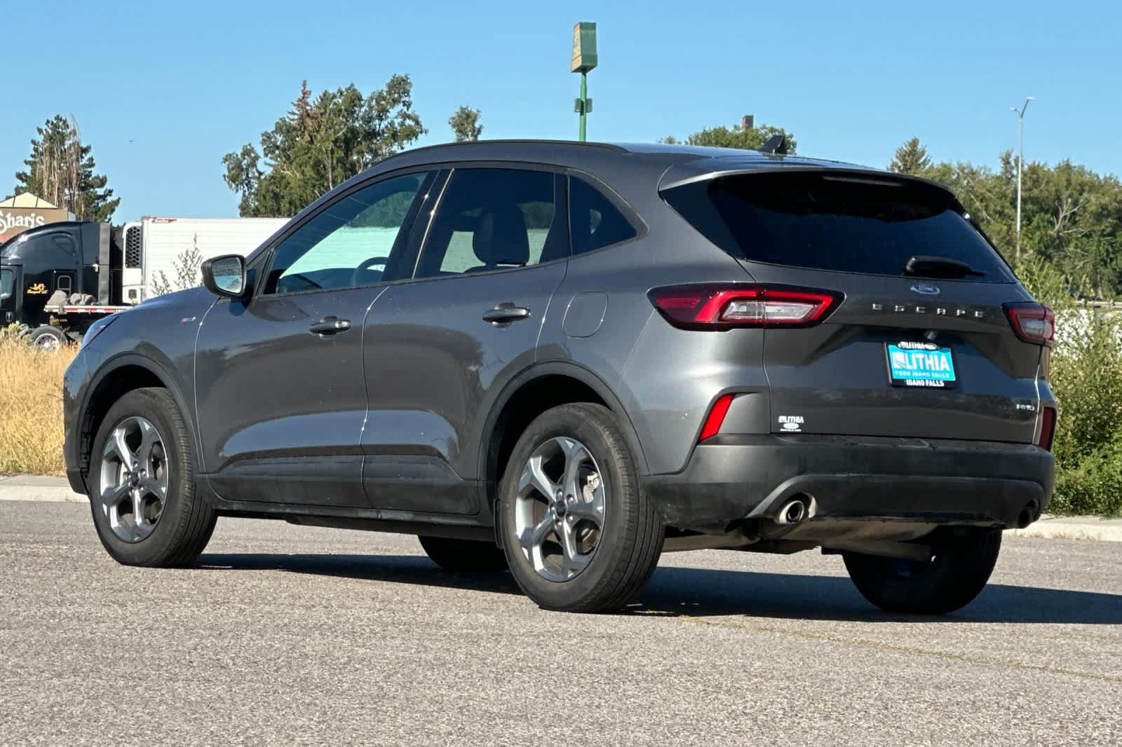 Certified 2025 Ford Escape ST-Line Select AWD/4WD image 6