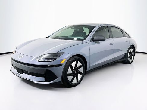 Used 2024 Hyundai Ioniq 6 SE RWD image 3