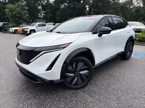 Used 2023 Nissan Ariya AWD image 2
