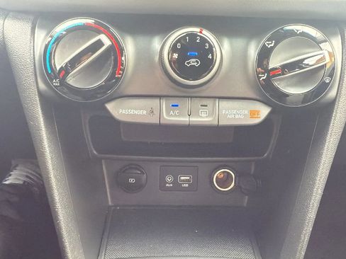 Used 2021 Hyundai Kona SEL image 19