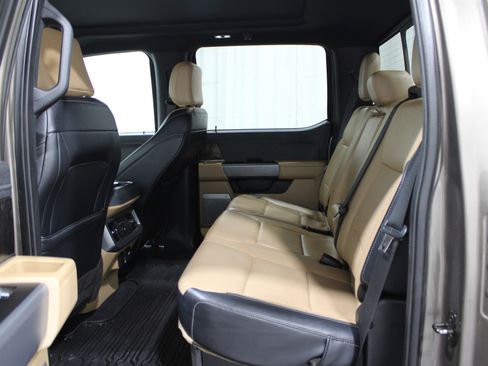 Used 2023 Ford F250 Lariat w/ Chrome Package image 26