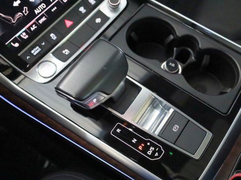 Used 2019 Audi Q8 Premium Plus w/ Premium Plus AWD/4WD image 19