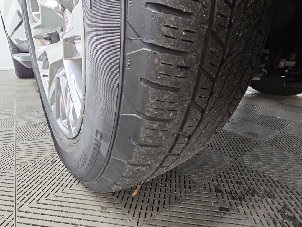 Certified 2025 GMC Yukon Denali RWD image 50