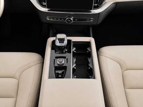 Certified 2026 Volvo XC90 B6 Core AWD/4WD image 20