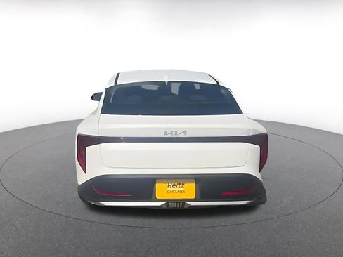 Used 2025 Kia K4 LXS image 12