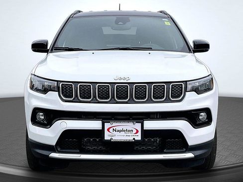 Used 2023 Jeep Compass Limited AWD/4WD image 3