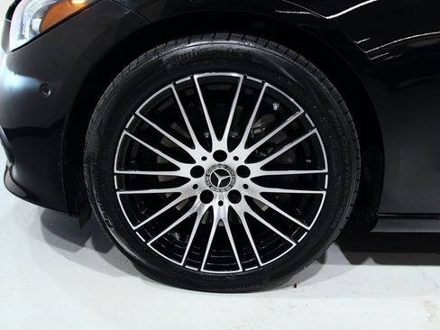 Used 2025 Mercedes-Benz C 300 4MATIC Sedan image 17