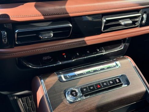 Used 2025 Lincoln Aviator Reserve w/ Jet Appearance Package image 15