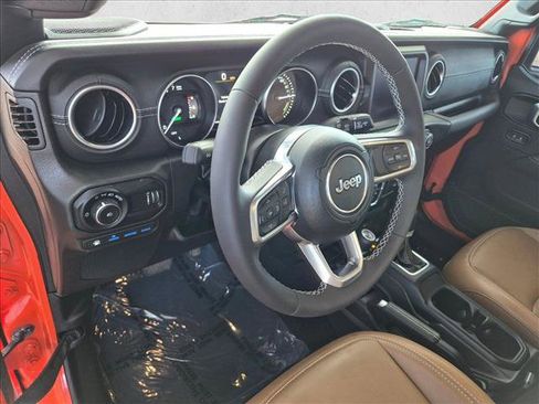 Used 2023 Jeep Wrangler Unlimited Sahara w/ Cold Weather Group AWD/4WD image 19