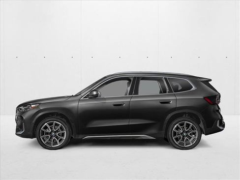 Used 2025 BMW X1 xDrive28i w/ Premium Package image 3