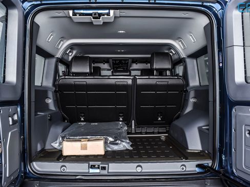 Used 2024 INEOS Grenadier Fieldmaster Edition image 12