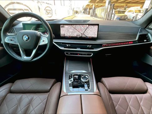 Used 2023 BMW X7 xDrive40i w/ Executive Package image 15