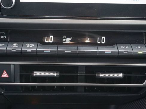 Used 2025 Toyota Camry SE FWD image 23