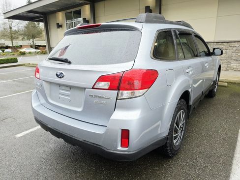 Used 2013 Subaru Outback 2.5i AWD/4WD image 5