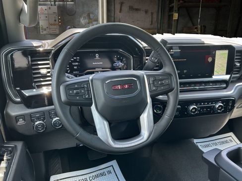 Certified 2025 GMC Sierra 1500 SLT AWD/4WD image 16