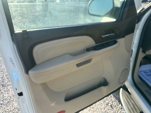 Used 2009 GMC Yukon Denali image 11