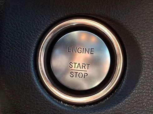 Used 2013 Mercedes-Benz E 350 4MATIC Sedan image 27