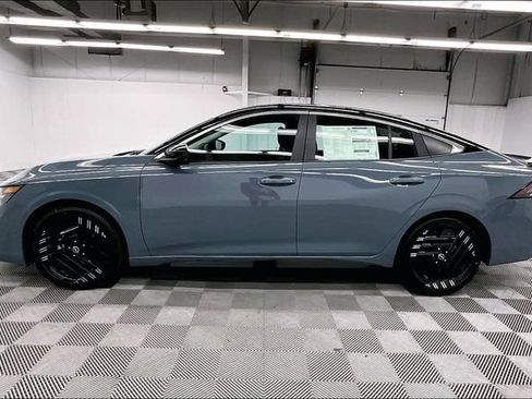 New 2026 Nissan Sentra SR w/ SR Premium Package FWD image 18