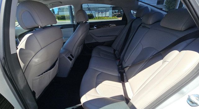 Used 2016 Hyundai Sonata Limited w/ Option Group 02 FWD image 11