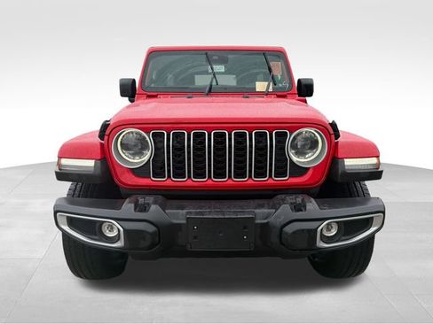 Used 2025 Jeep Wrangler Unlimited Sahara w/ Safety Group AWD/4WD image 2