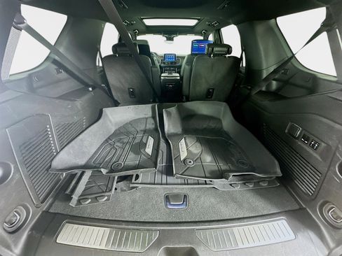 Used 2023 Chevrolet Tahoe High Country w/ Advanced Technology Package image 38