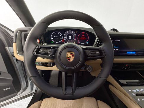 Certified 2026 Porsche Cayenne AWD/4WD image 19