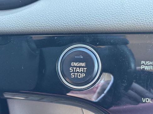 Used 2018 Kia Sportage EX image 16