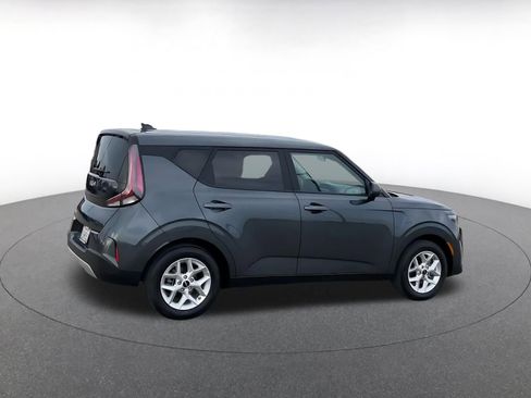 Used 2025 Kia Soul LX w/ LX Technology Package image 15