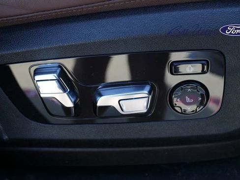 Used 2022 BMW X5 M50i image 12