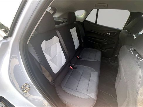 Used 2026 Chevrolet Trax LS w/ LS Convenience Package FWD image 26