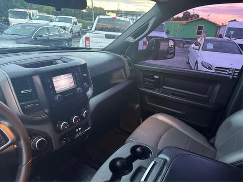 Used 2022 RAM 2500 Tradesman w/ Chrome Appearance Group AWD/4WD image 22