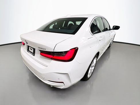Used 2025 BMW 330i xDrive Sedan AWD/4WD image 4