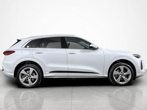 Used 2025 Audi Q5 Premium Plus w/ Premium Plus AWD/4WD image 6