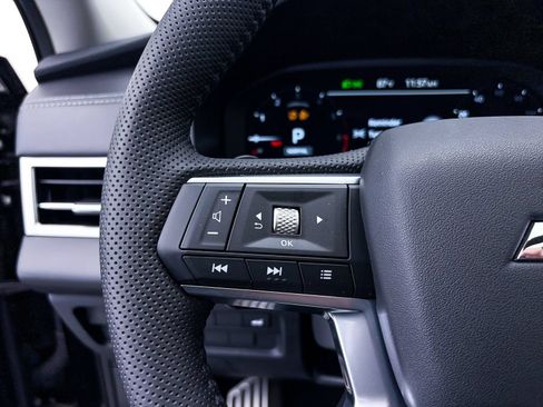 New 2026 Mitsubishi Outlander SEL FWD image 25