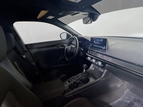 Used 2022 Honda Civic Sport image 9