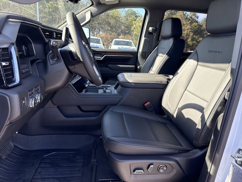 New 2026 GMC Sierra 3500 Denali w/ Denali Reserve Package image 12
