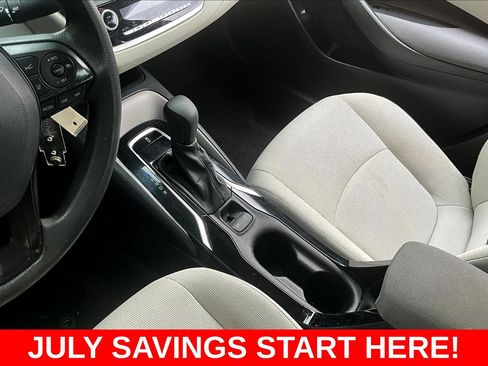 Used 2020 Toyota Corolla LE FWD image 17
