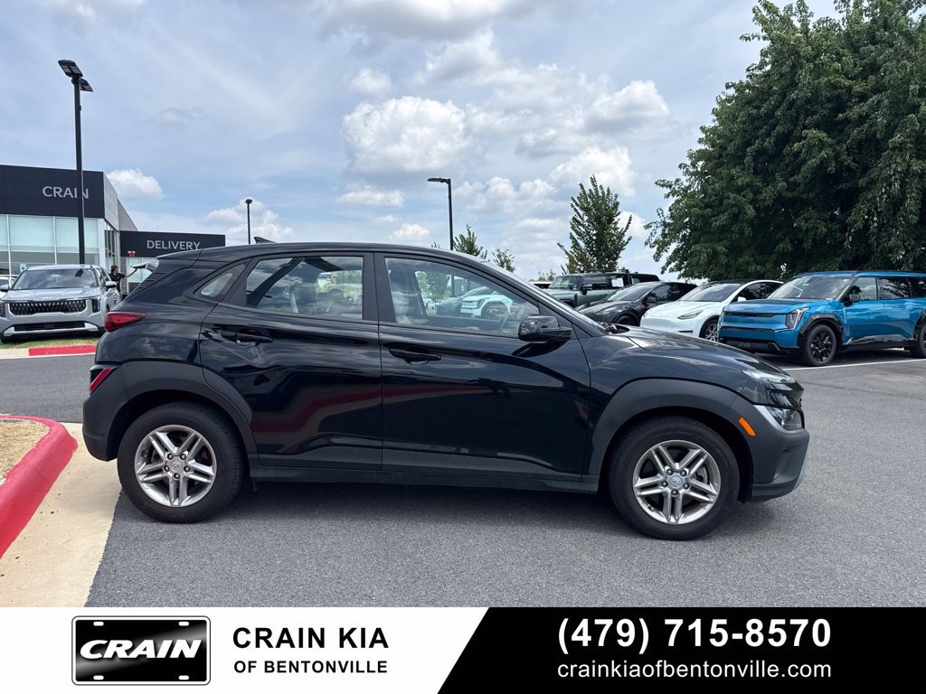 Used 2023 Hyundai Kona SE w/ Cargo Package AWD/4WD image 3