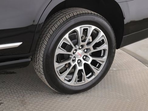 Used 2025 GMC Yukon Denali image 14