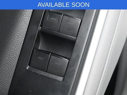 Used 2021 Toyota Highlander XLE AWD/4WD image 14