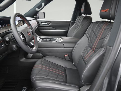 Certified 2025 Nissan Armada PRO-4X AWD/4WD image 9